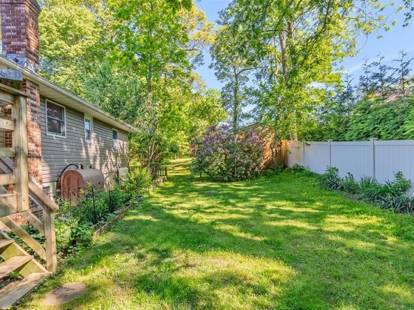 218 Cliff Road W, Wading River NY 11792