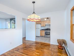 218 Cliff Road W, Wading River NY 11792