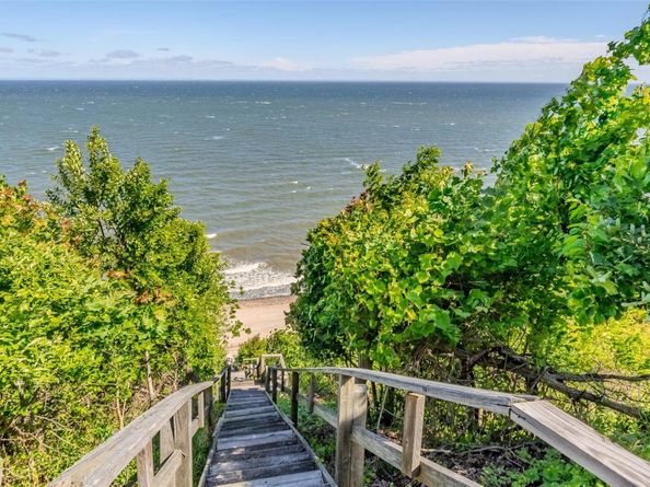 218 Cliff Road W, Wading River NY 11792