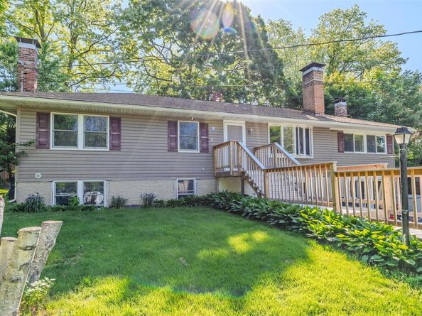 218 Cliff Road W, Wading River NY 11792