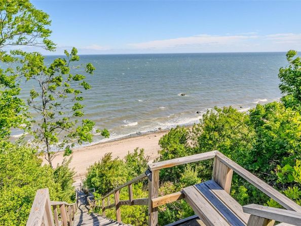218 Cliff Road W, Wading River NY 11792