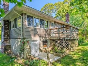 218 Cliff Road W, Wading River NY 11792