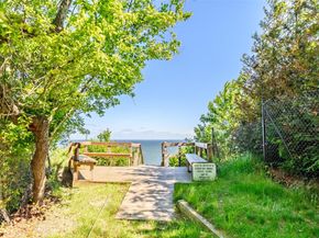 218 Cliff Road W, Wading River NY 11792