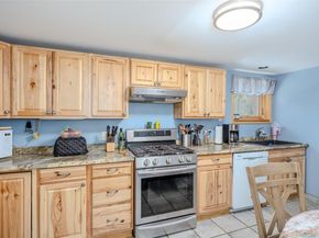 218 Cliff Road W, Wading River NY 11792