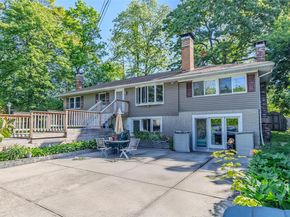 218 Cliff Road W, Wading River NY 11792