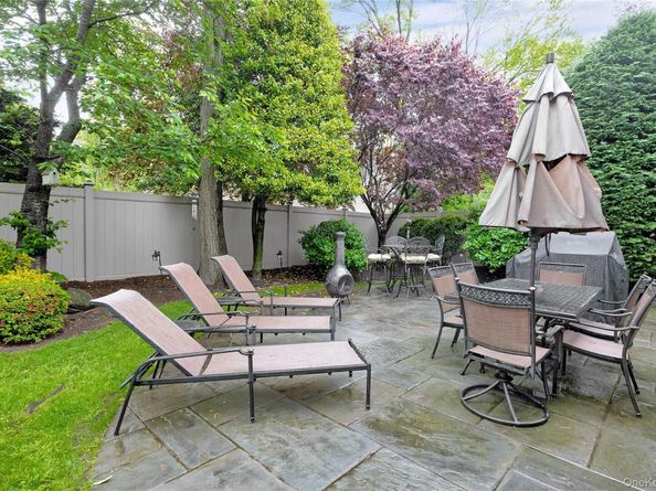 5 Oak Brook Lane, North Merrick NY 11566