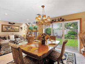 5 Oak Brook Lane, North Merrick NY 11566