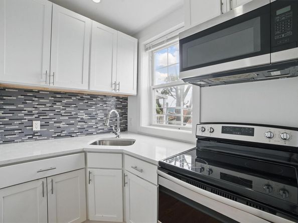 31 Van Cortlandt Park Avenue, Yonkers NY 10701
