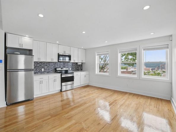 31 Van Cortlandt Park Avenue, Yonkers NY 10701
