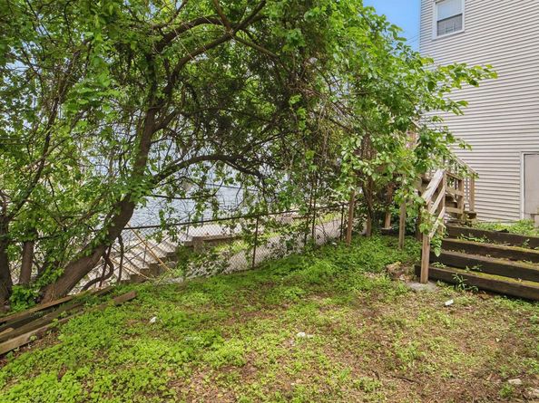 31 Van Cortlandt Park Avenue, Yonkers NY 10701