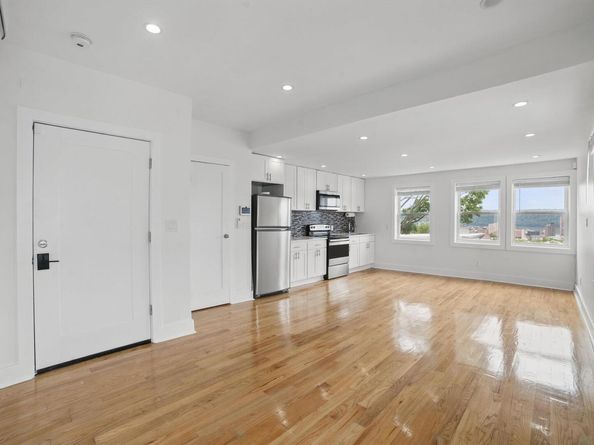 31 Van Cortlandt Park Avenue, Yonkers NY 10701