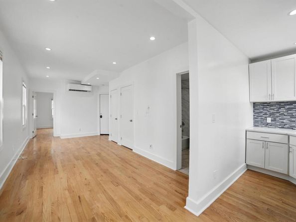 31 Van Cortlandt Park Avenue, Yonkers NY 10701