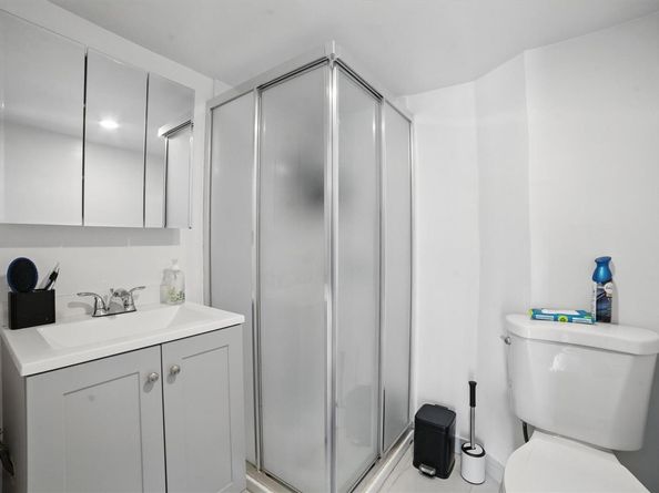 31 Van Cortlandt Park Avenue, Yonkers NY 10701