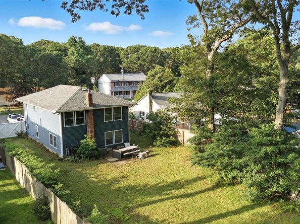 28 Ozark Street, Ronkonkoma NY 11779
