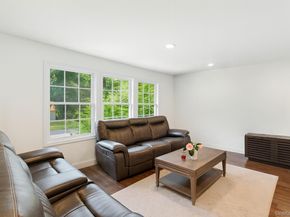 28 Ozark Street, Ronkonkoma NY 11779