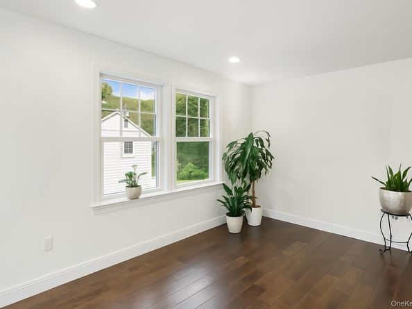 28 Ozark Street, Ronkonkoma NY 11779