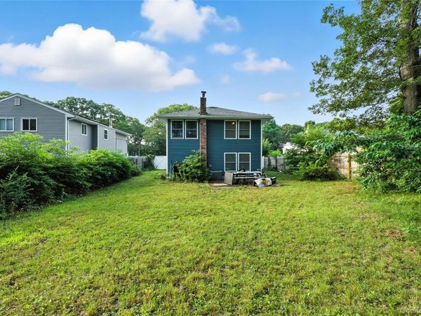 28 Ozark Street, Ronkonkoma NY 11779