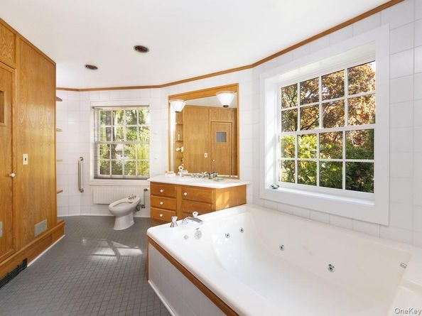 9 Oxford Road, White Plains NY 10605