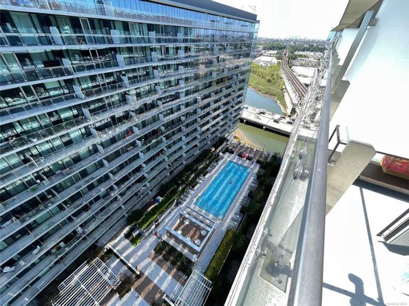 131-05 40th Road PH1T, Flushing NY 11354