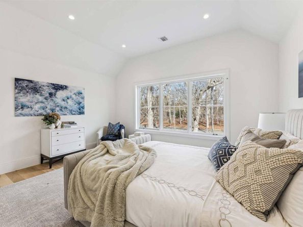 1179 Springs Fireplace Road, East Hampton NY 11937