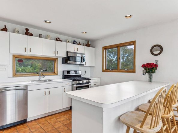 21 Captain Kidds Path, Montauk NY 11954