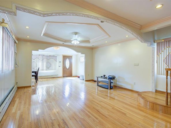 88-27 196th Street, Hollis NY 11423