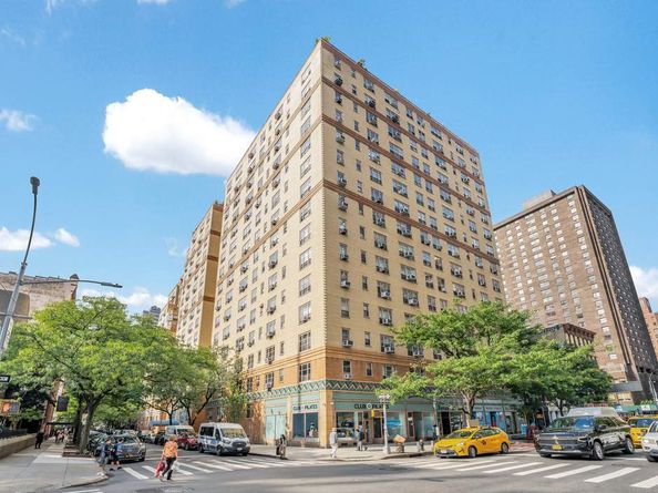 235 East 22nd Street 4L, New York NY 10010