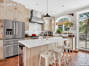 10 Carroll Street, Brooklyn NY 11231