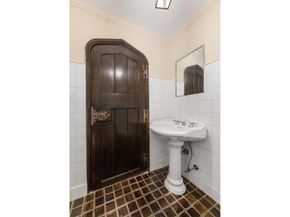 135 East 19th Street, New York NY 10003