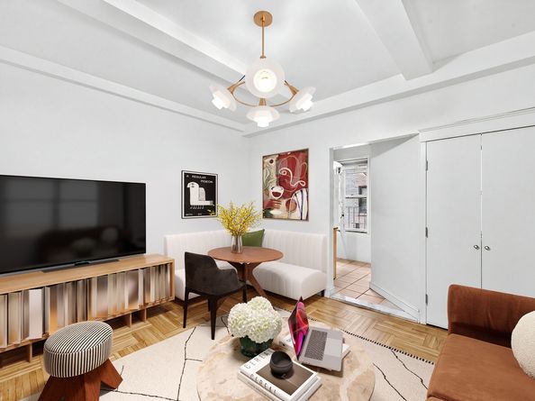 25 West 64th Street 4D, New York NY 10023