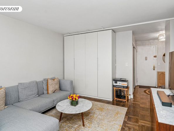 301 East 64th Street 6K, New York NY 10065