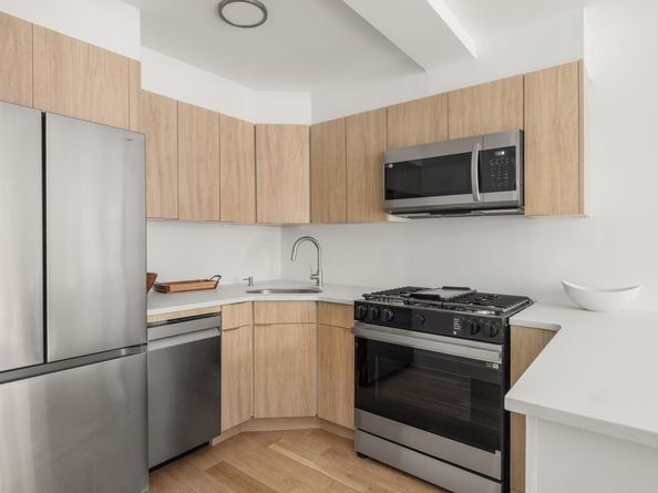 97 Waverly Avenue 1F, Brooklyn NY 11205