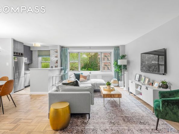 2 Charlton Street 5A, New York NY 10014