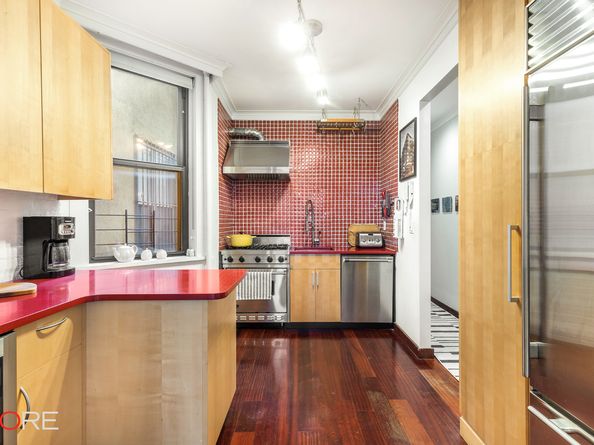 241 East 7th Street 5A, New York NY 10009