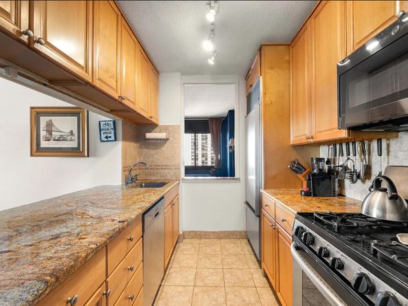 377 Rector Place 19B, New York NY 10280