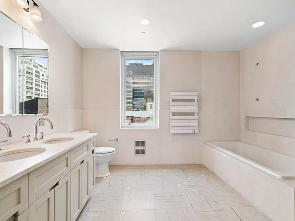 8 Union Square S 7B, New York NY 10003