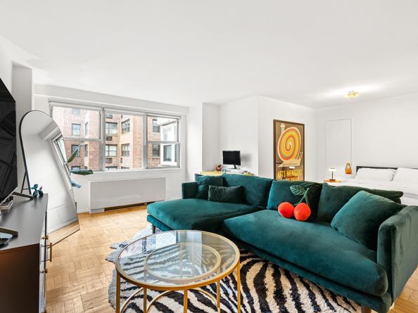 155 East 34th Street 12D, New York NY 10016