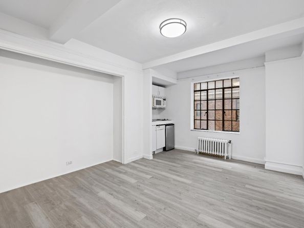 25 Tudor City Place 1810, New York NY 10017