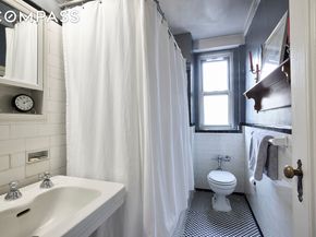 433 West 34th Street 6A, New York NY 10001