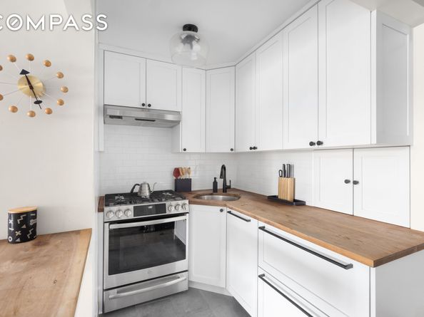 2 Charlton Street 10F, New York NY 10014