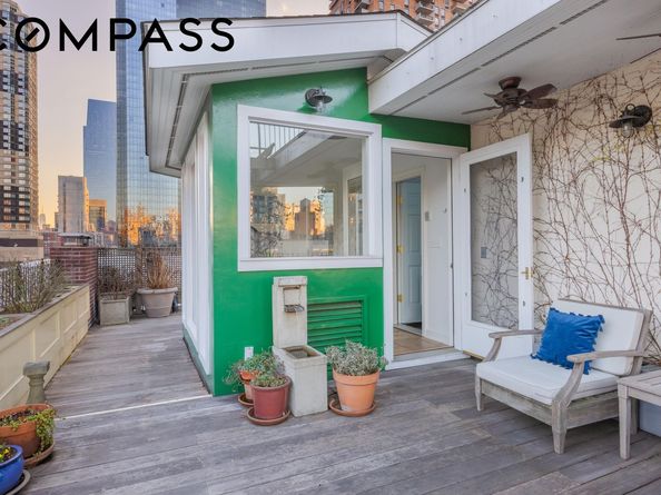 438 West 44th Street, New York NY 10036
