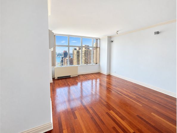 160 West 66th Street 24J, New York NY 10023
