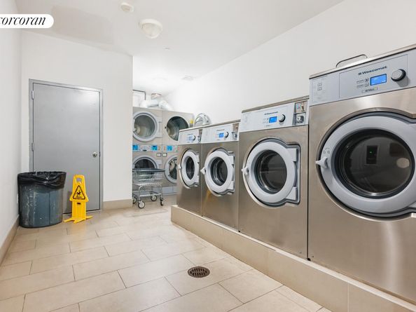 158-15 Union Turnpike 205N, Queens NY 11366
