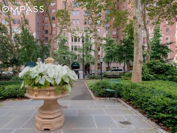 25 Tudor City Place 1707, New York NY 10017