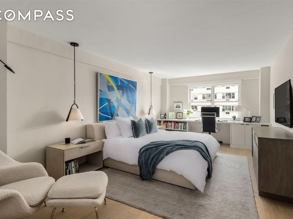 101 West 12th Street 12R, New York NY 10011