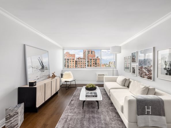 595 Main Street 814, New York NY 10044