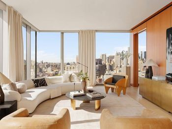 215 Chrystie Street