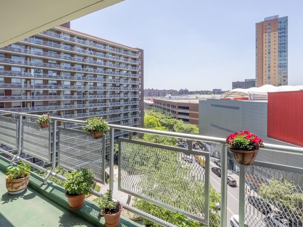 61-15 97th Street 8D, Queens NY 11374