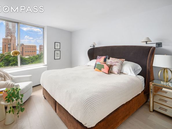 303 Greenwich Street 8AB, New York NY 10013