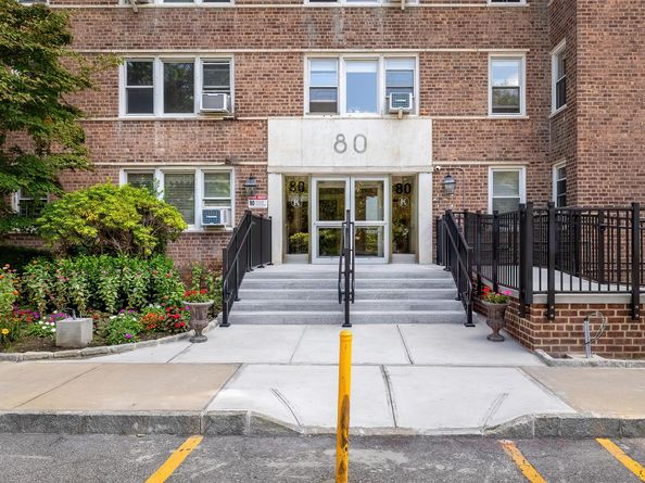 80 Knolls Crescent 1B, Bronx NY 10463